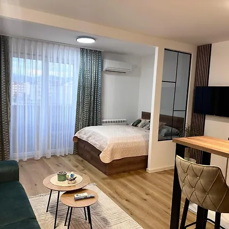 Stan Na Dan - Nika Studioapp Istocno Sa Garazom Apartamento *