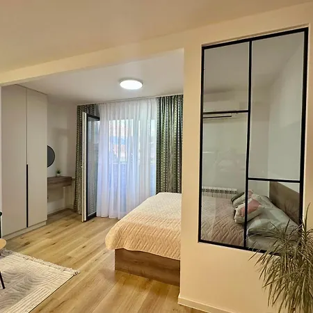Stan Na Dan - Nika Studioapp Istocno Sa Garazom Apartamento *