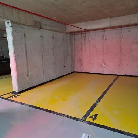 Stan Na Dan - Nika Studioapp Istocno Sa Garazom Apartamento Saraievo