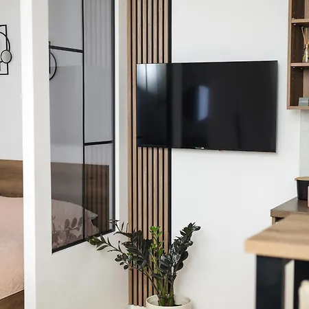 Stan Na Dan - Nika Studioapp Istocno Sa Garazom Apartamento Saraievo