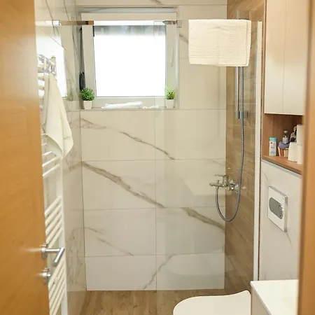 Apartamento Stan Na Dan - Nika Studioapp Istocno Sa Garazom