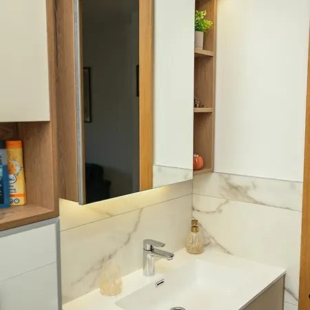 Stan Na Dan - Nika Studioapp Istocno Sa Garazom Apartamento Saraievo